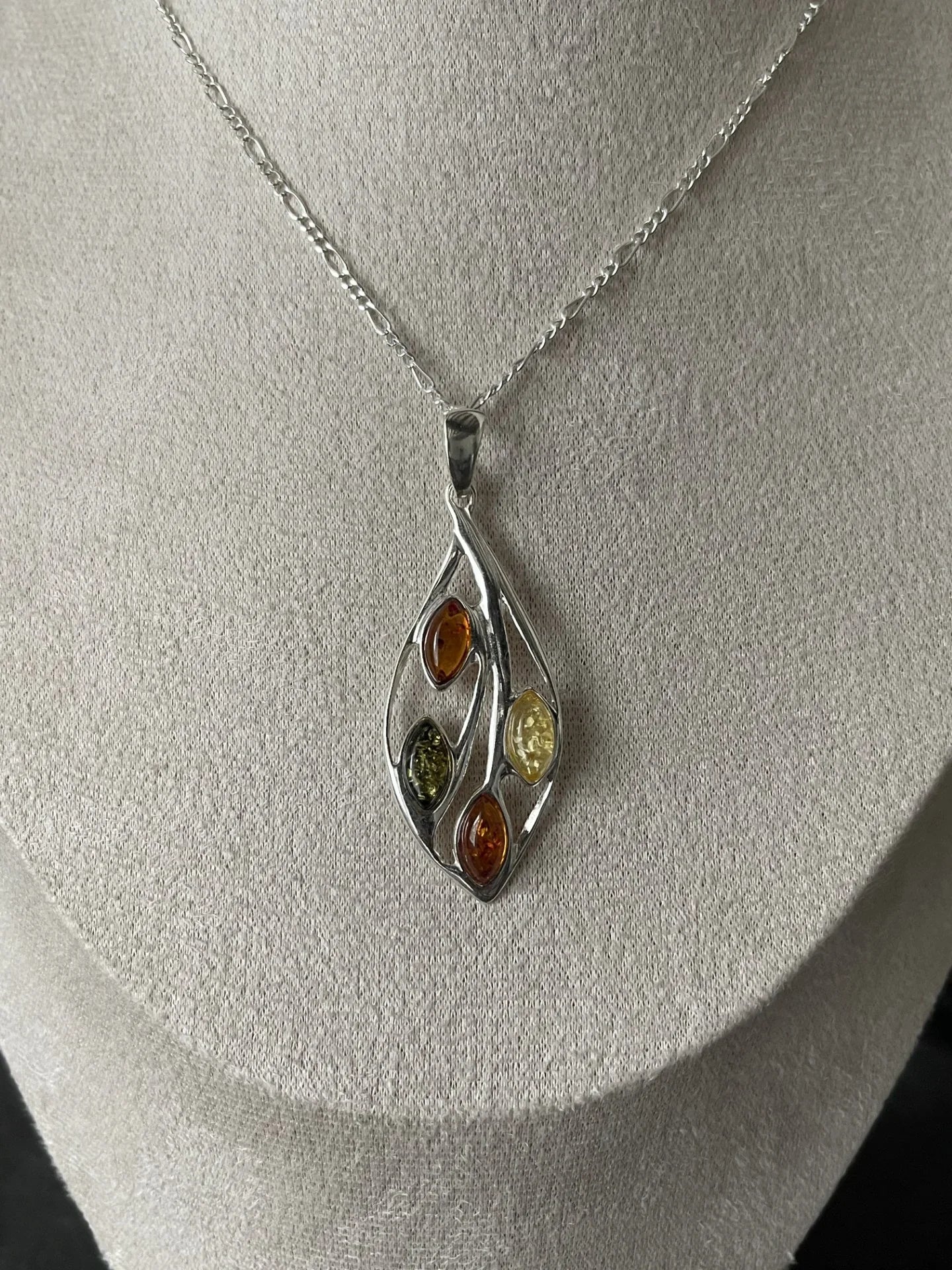 Pendentif Ambre - Feuille